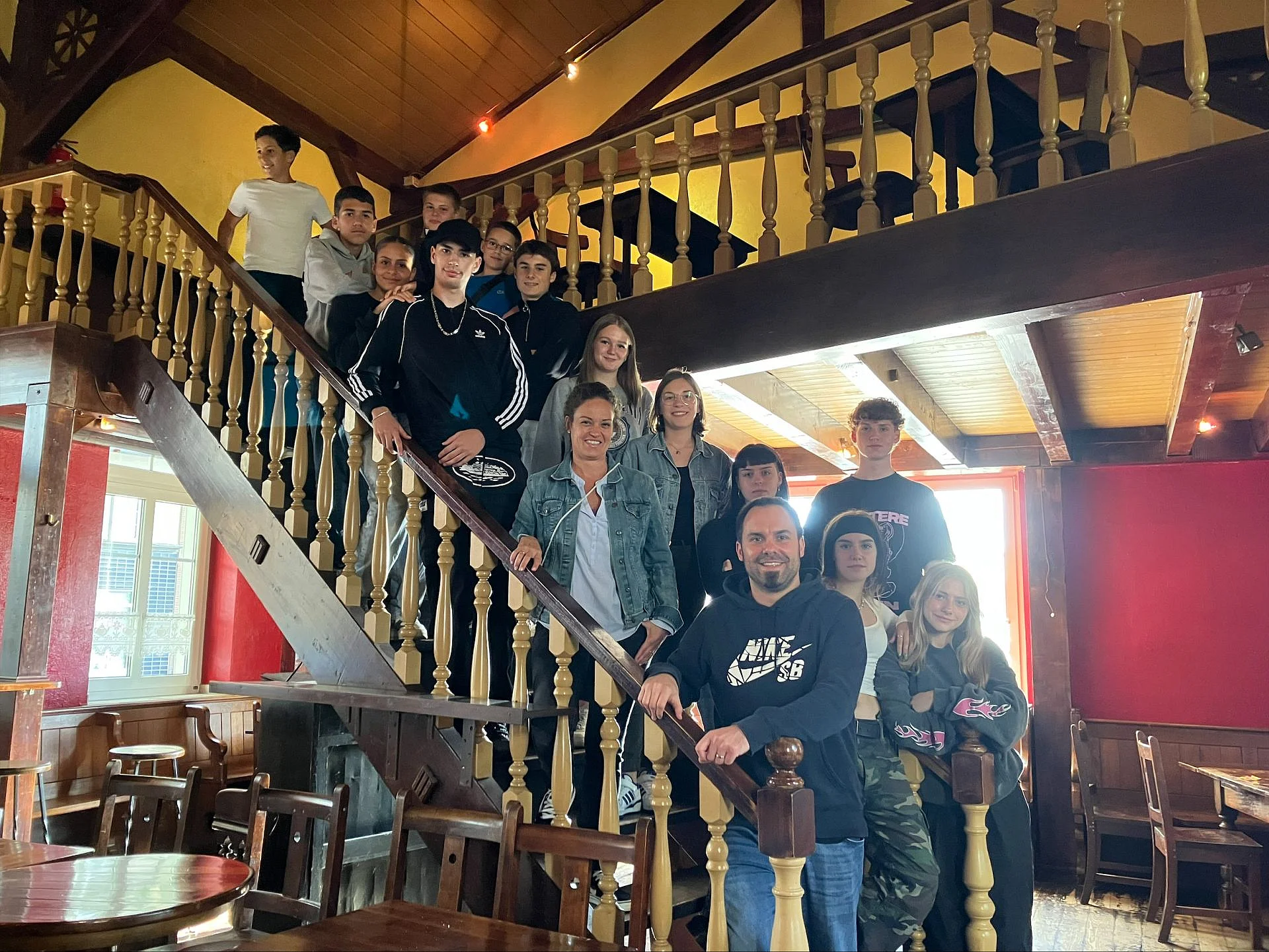 Gruppenfoto der Teilnehmer*innen