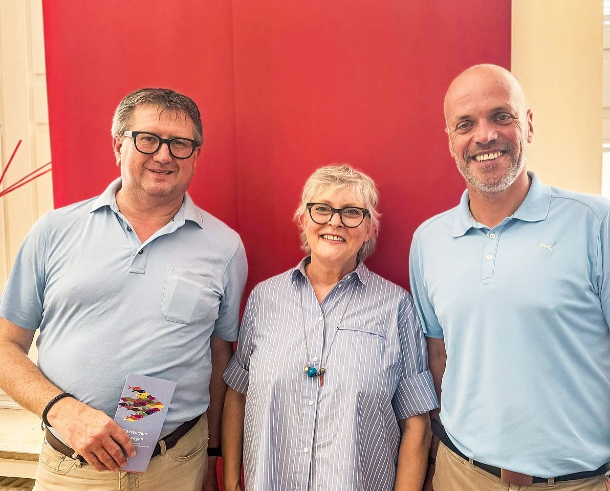 Foto von Bürgermeister Krützen und der ISG-Gründungsmitglieder