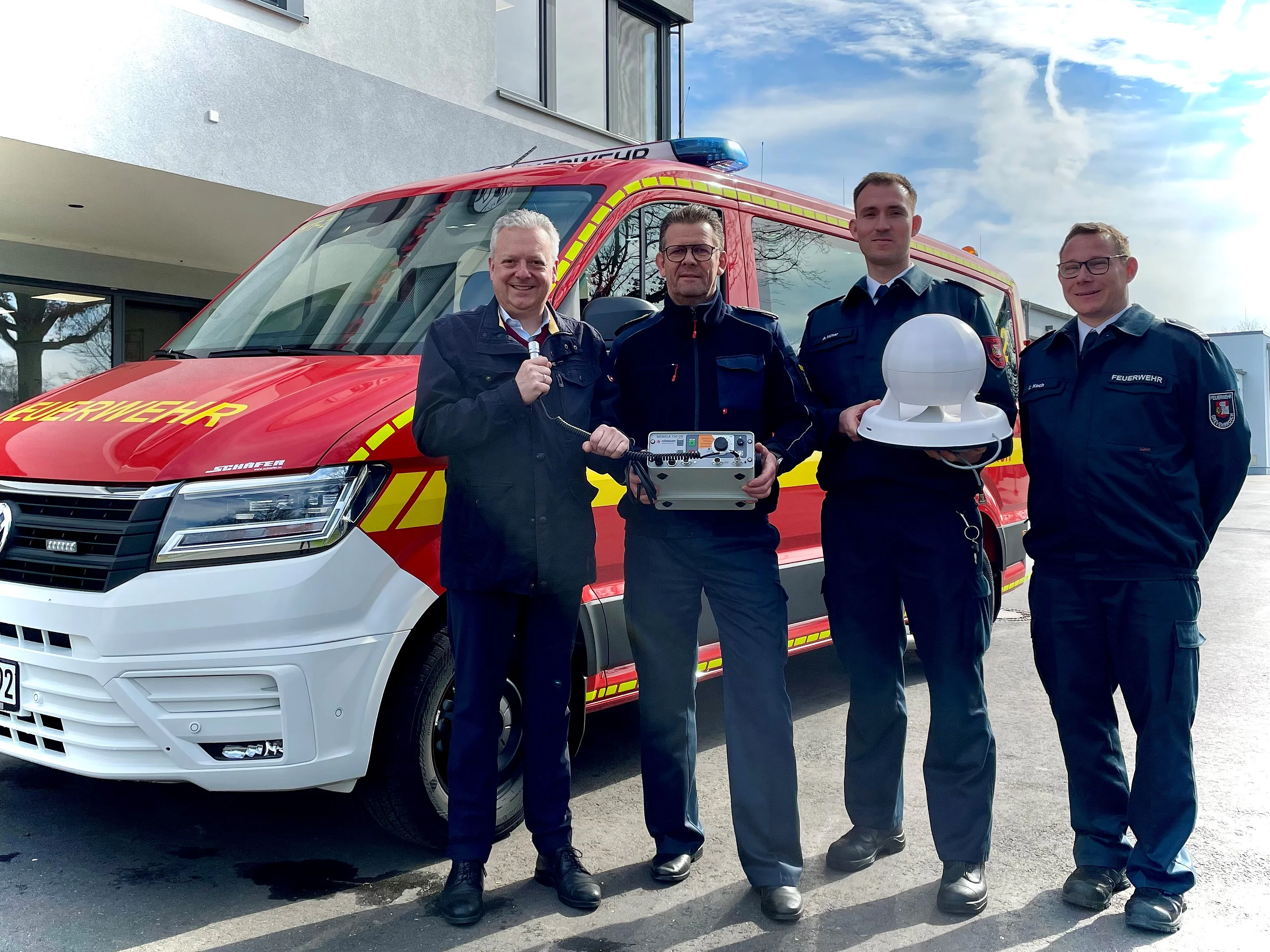 Ordnungsdezernent Arno Jansen, Feuerwehr-Chef Udo Lennartz, Hauptbrandmeister Andreas Hülser und Brandamtmann Christian Koch