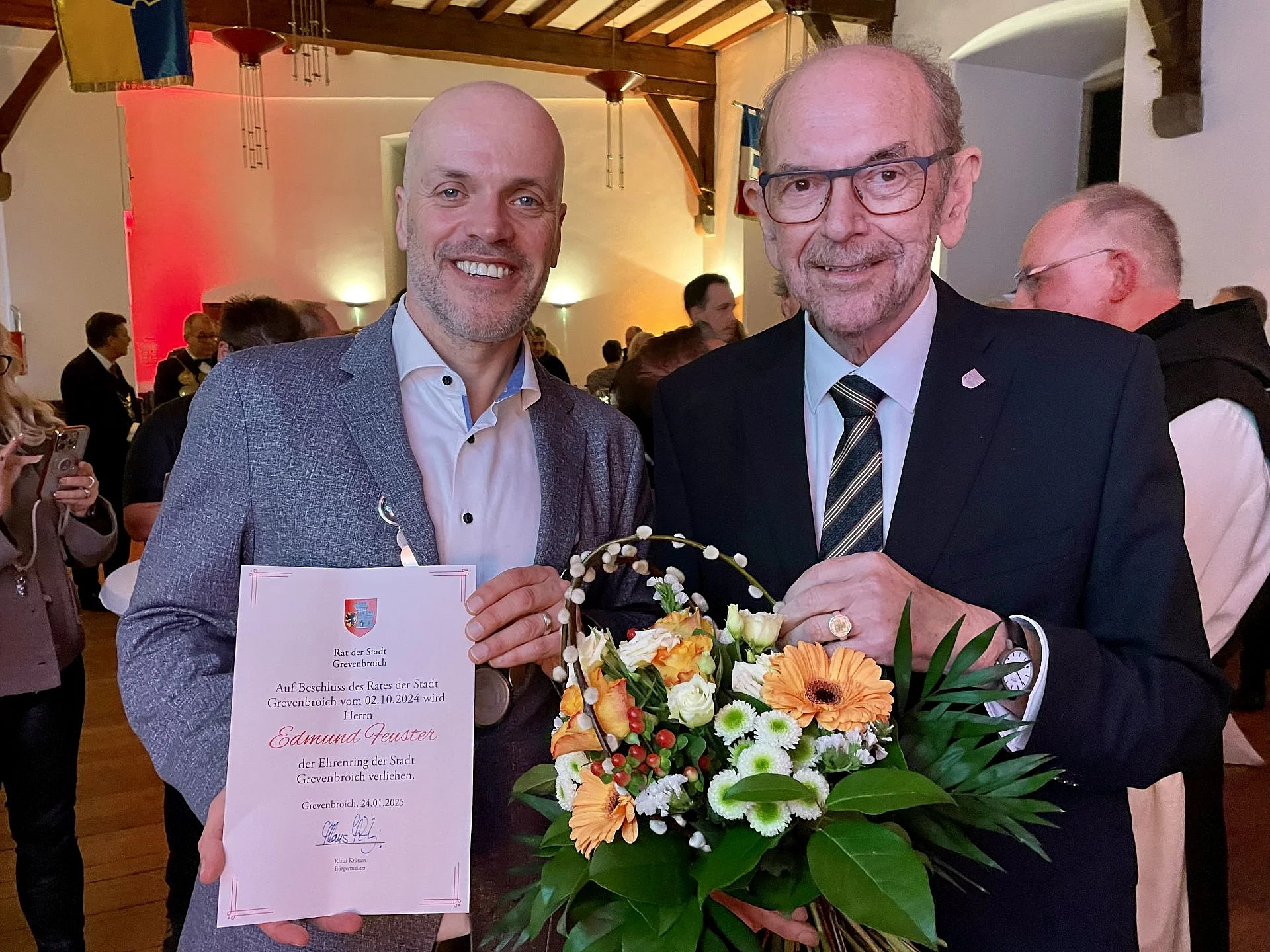 Foto von Ehrenringträger Edmund Feuster und BM Klaus Krützen
