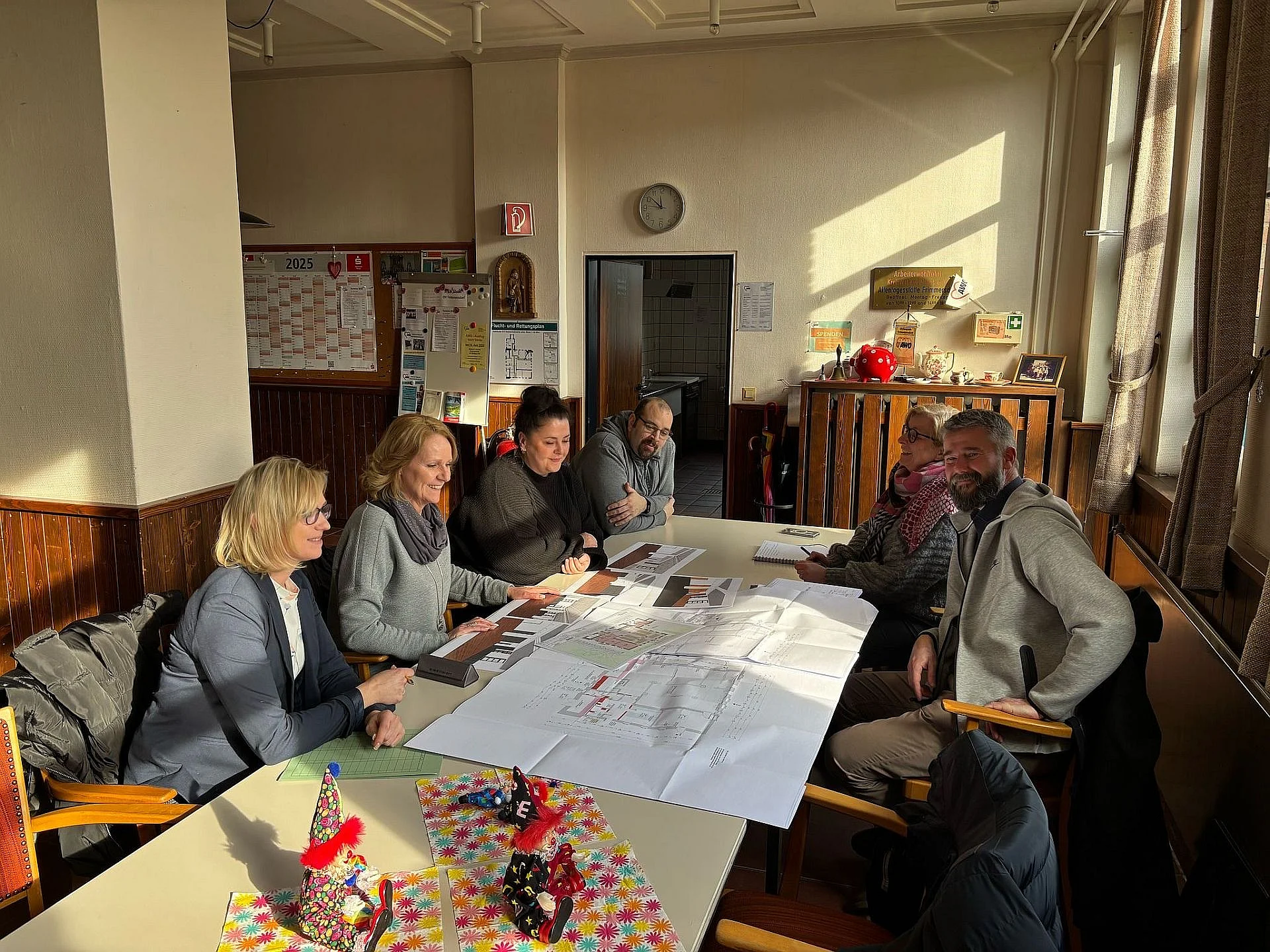 Foto: Am 19.02.2025 haben sich Vertreter der Stadtverwaltung und der Stadtbetriebe mit Vertretern der RWE Power AG getroffen, um die Details zum geplanten Umbau des Gebäudes „Werk I“ zu besprechen.