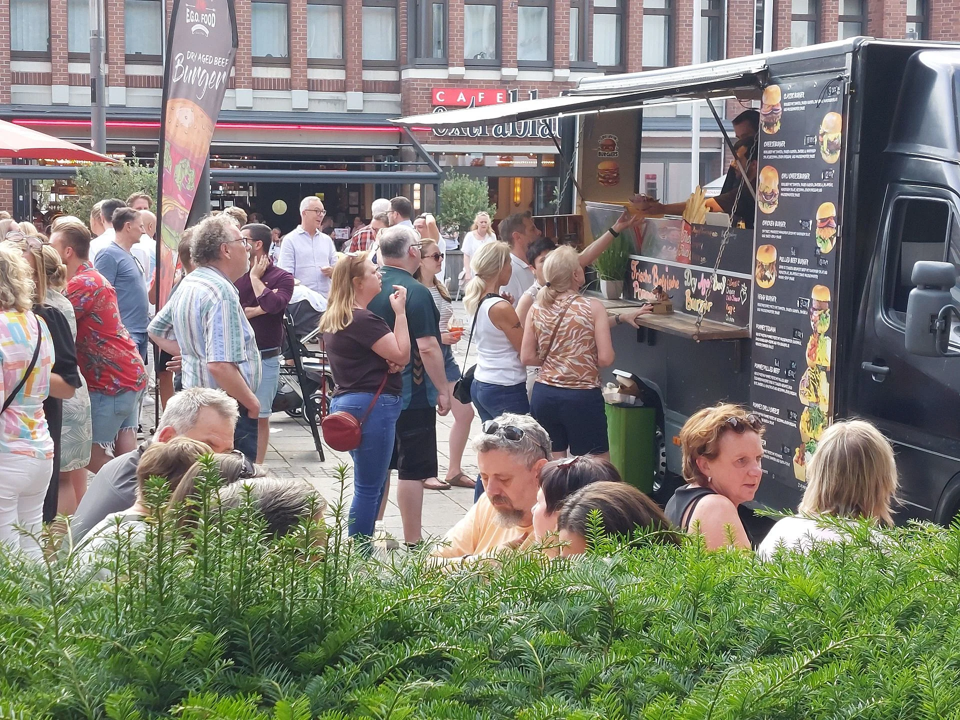 Foto vom Feierabendmarkt auf dem Marktplatz