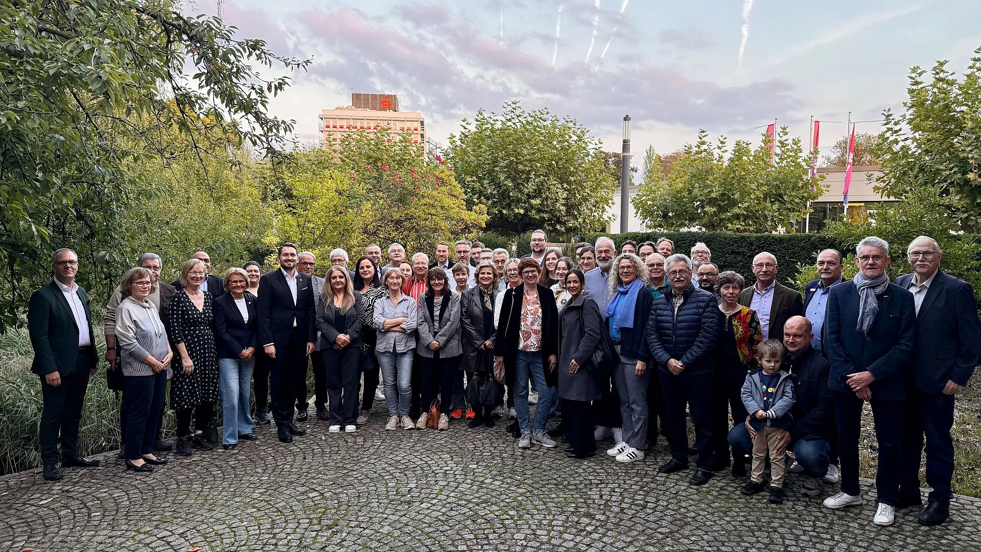 Foto der Spendenübergabe der Sparkassenstiftung