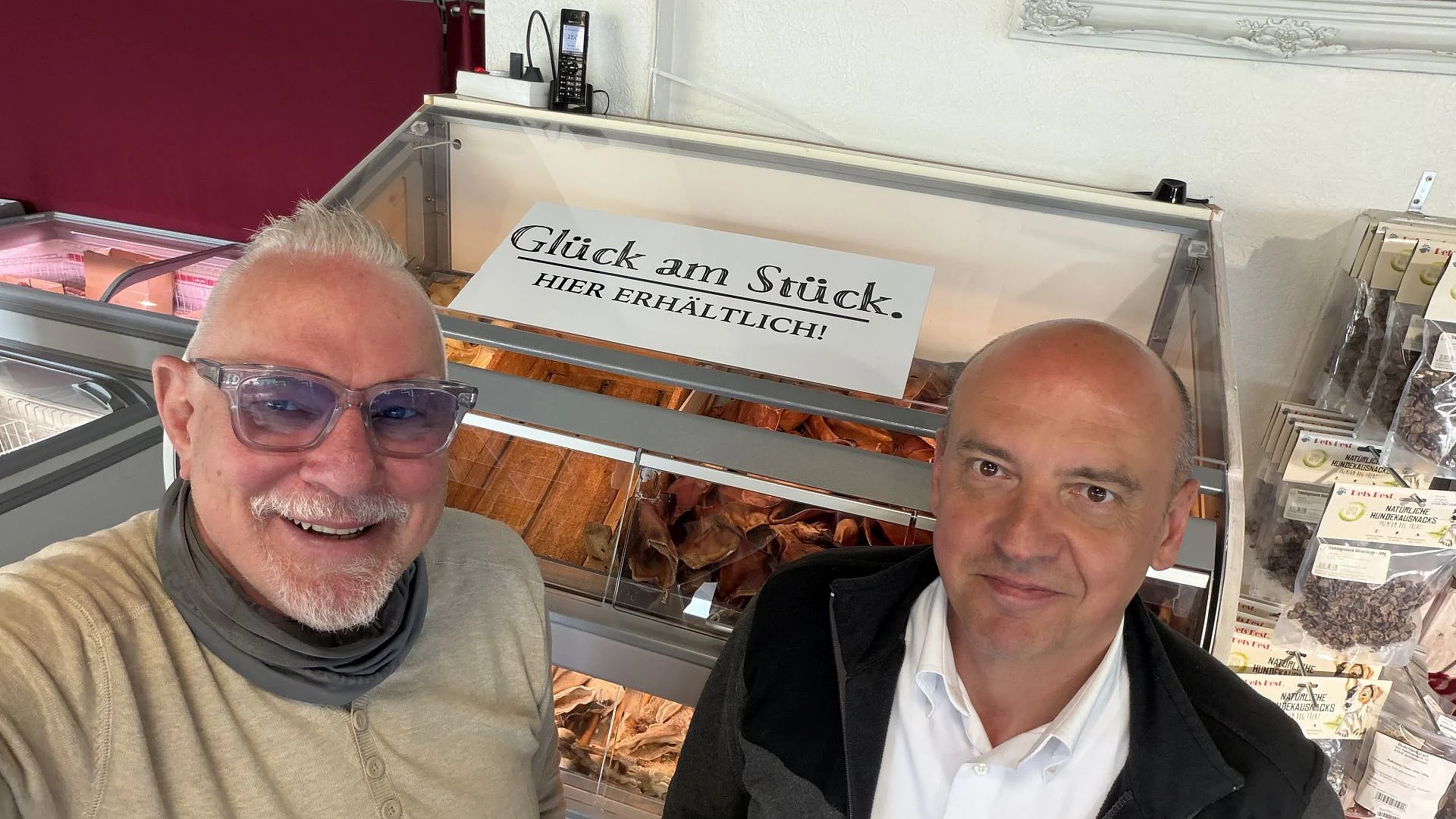 Foto von Handelsexperte Frank Rehme (links) und Inhaber Zoran Ostrogonac (rechts)
