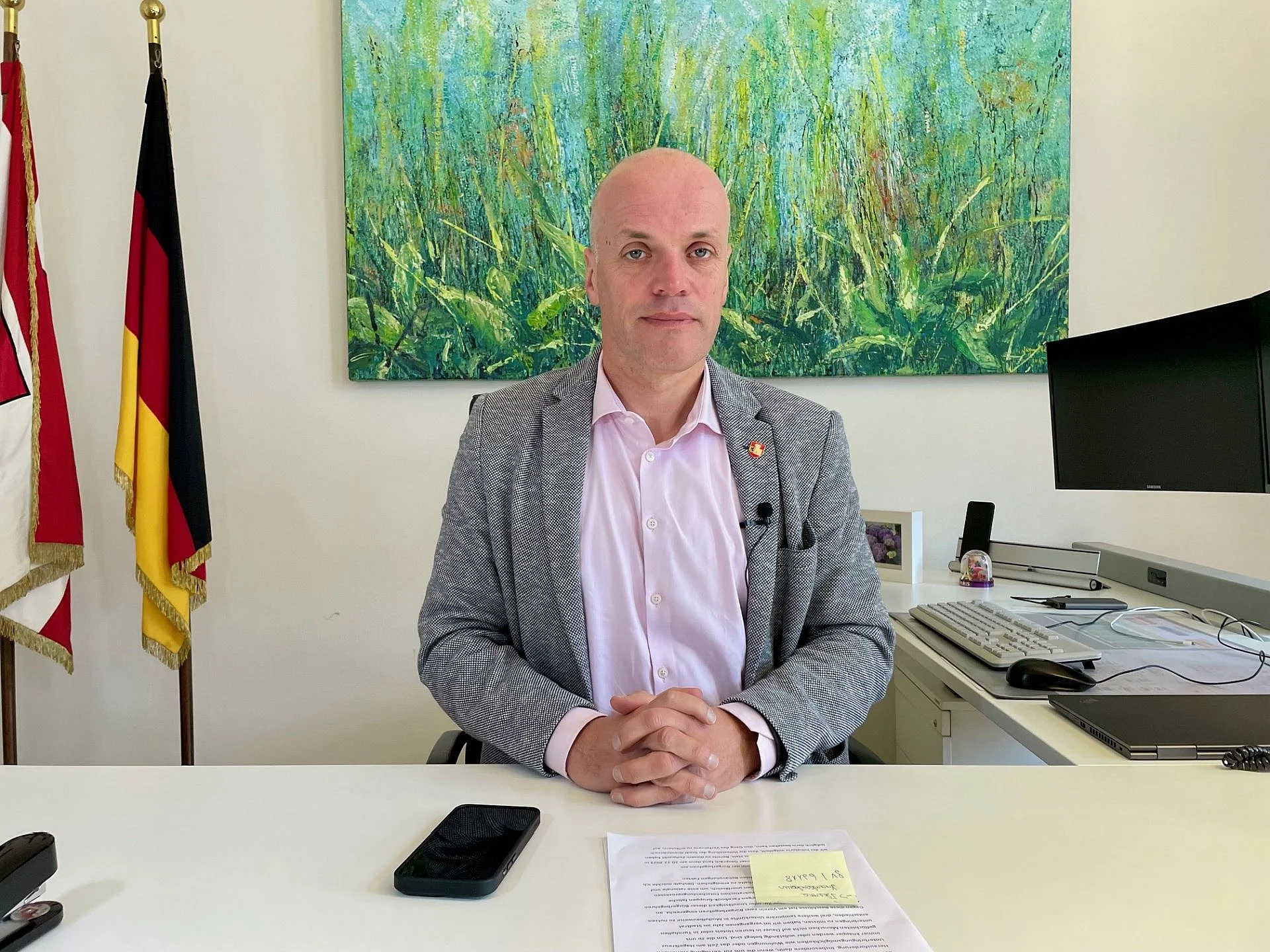 Standbild aus dem Video des Bürgermeisters; Text in der Meldung