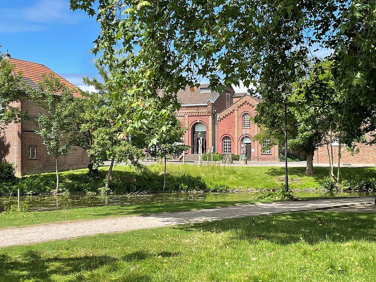 csm_Stadtbuecherei_Sommer_06-26_1920_e8b9d42d90.jpg