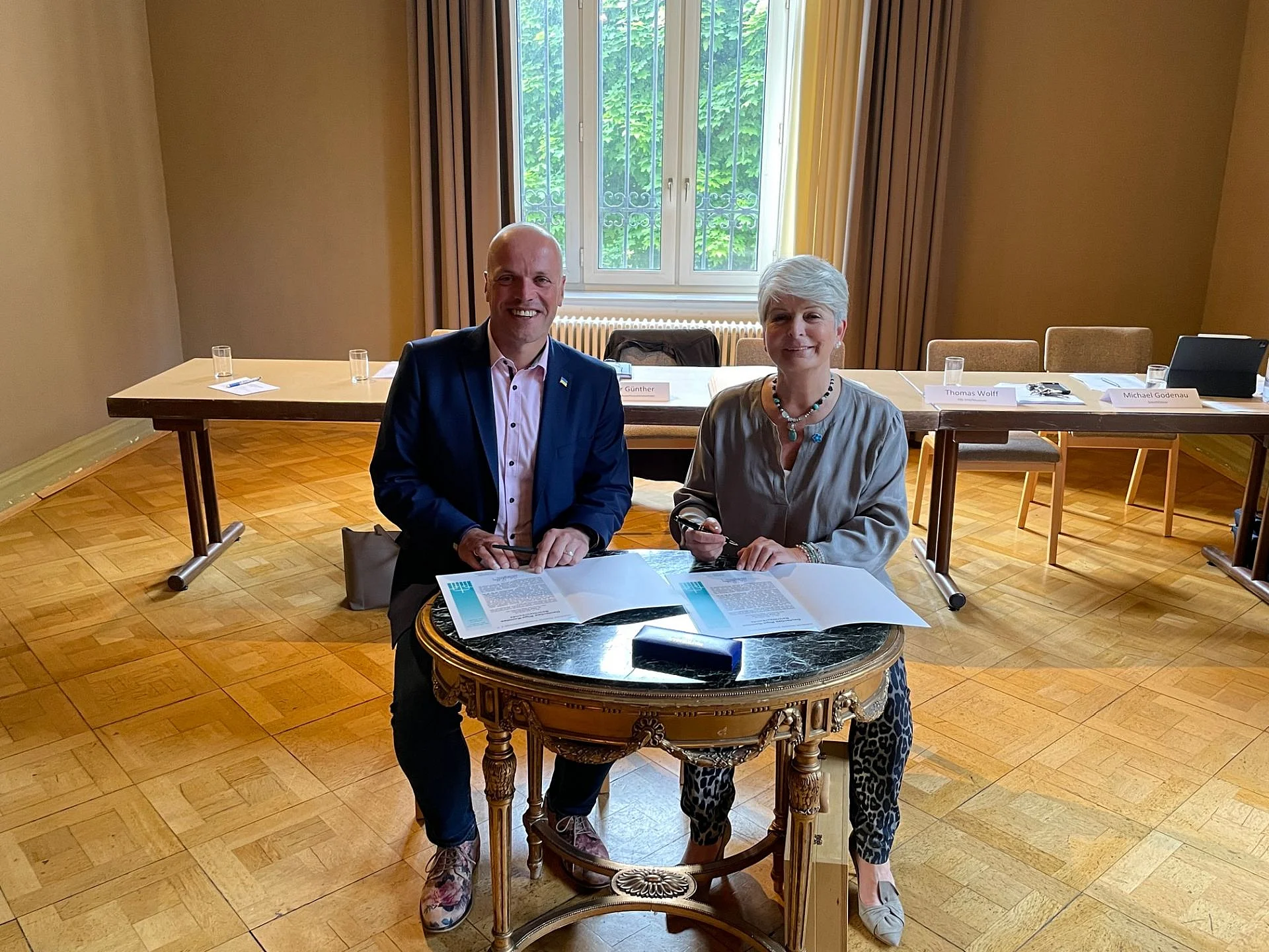 Foto: Bürgermeister Klaus Krützen und Regierungspräsidentin Birgitta Radermacher