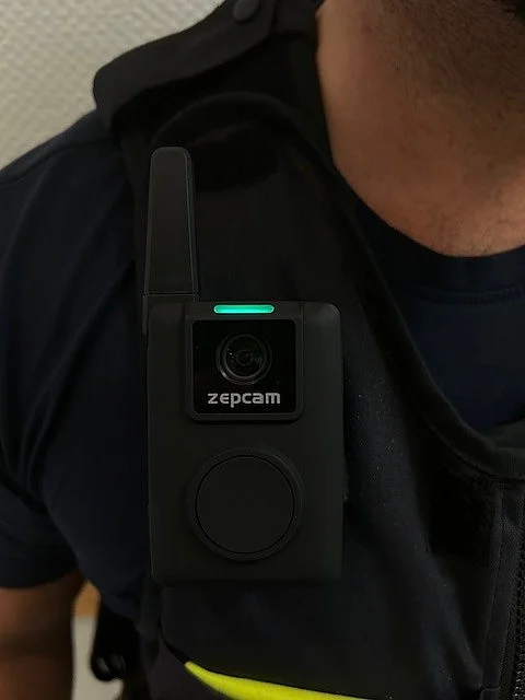 Foto einer OSD-Uniform mit Bodycam
