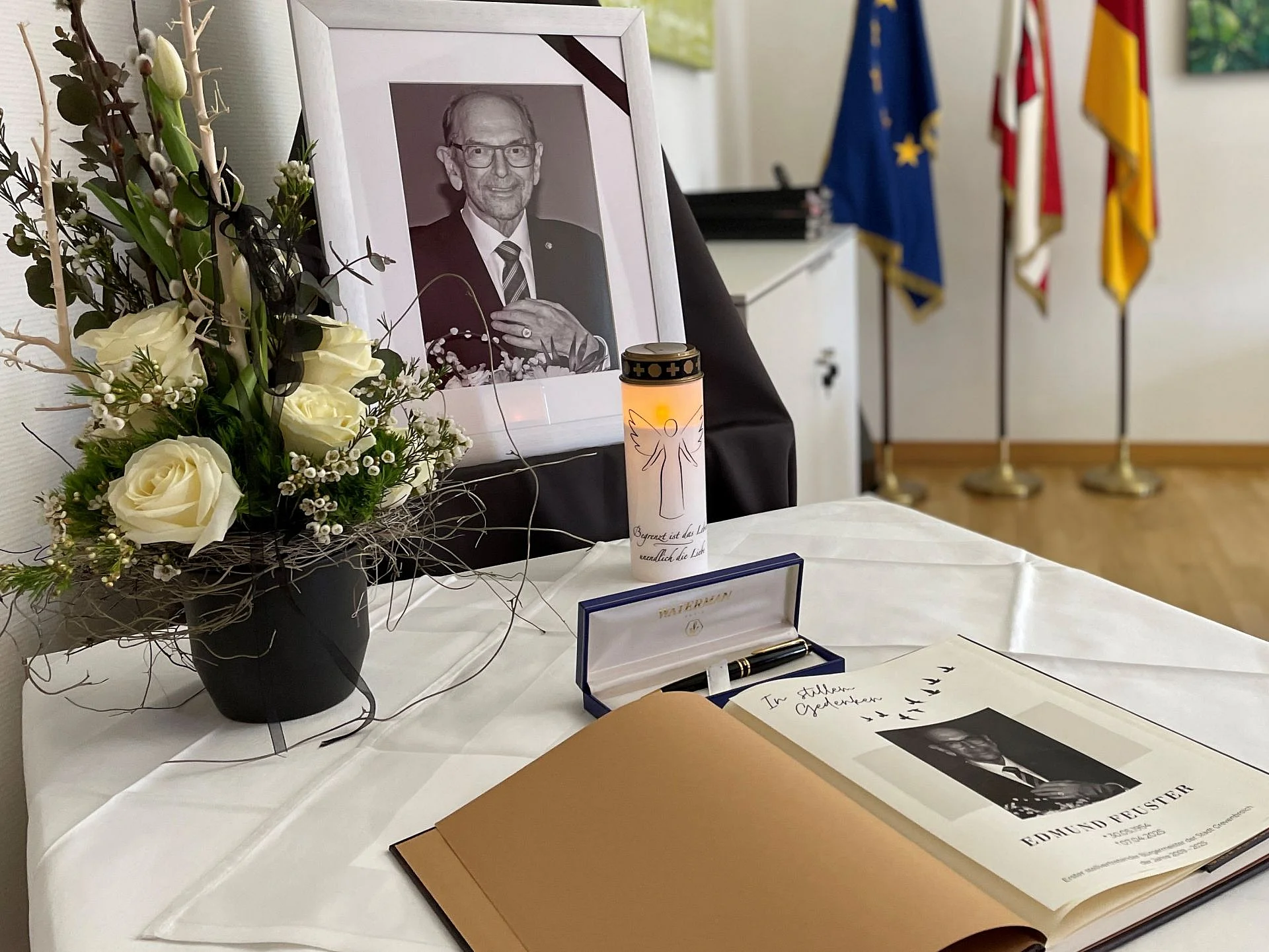 Foto des Kondolenzbuches für Edmund Feuster